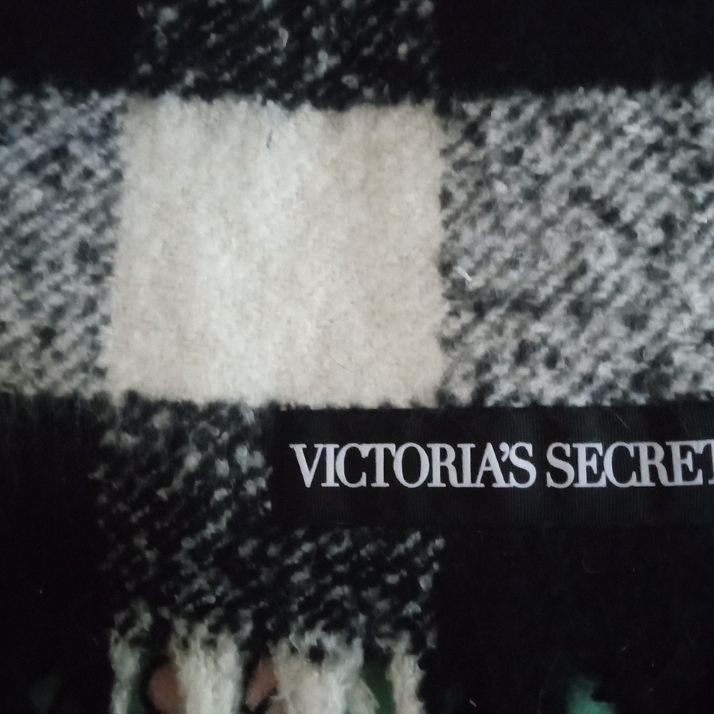 Victoria Secret scarf